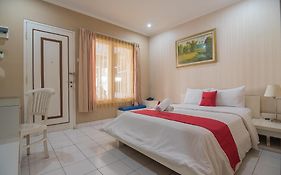 RedDoorz at Amellia Pasteur Bandung